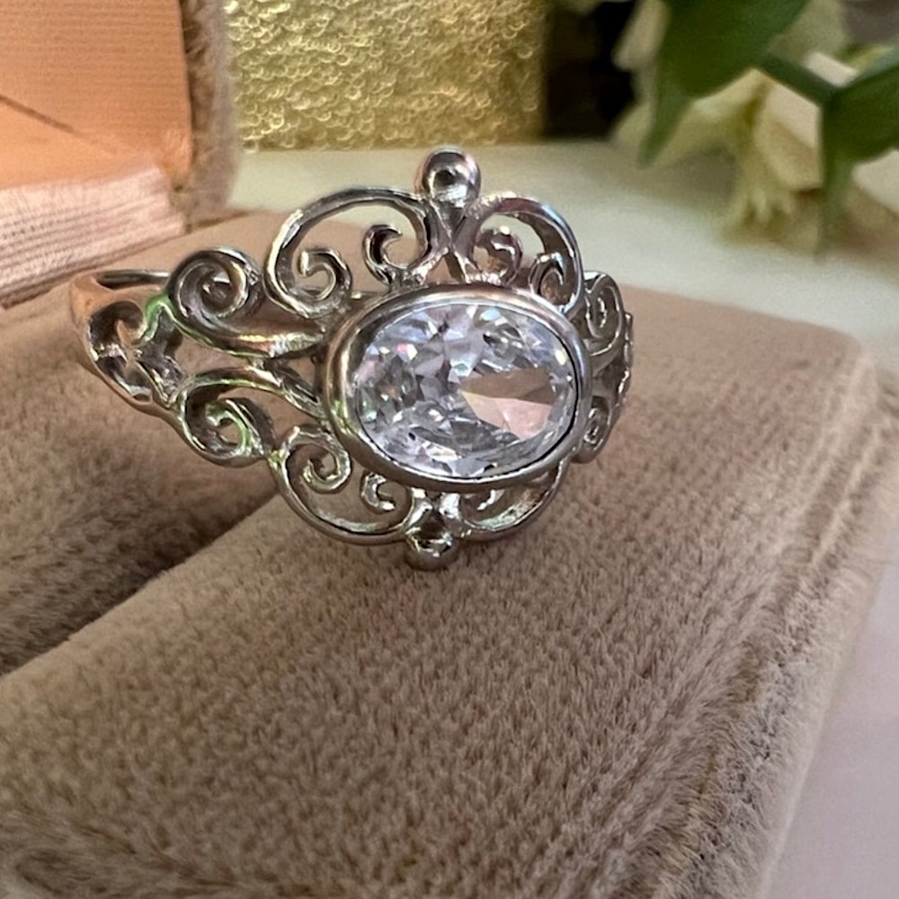 Vintage Filigree Ring with Large White Sapphire Solid 925 Sterling Silver - Picture 13 of 16